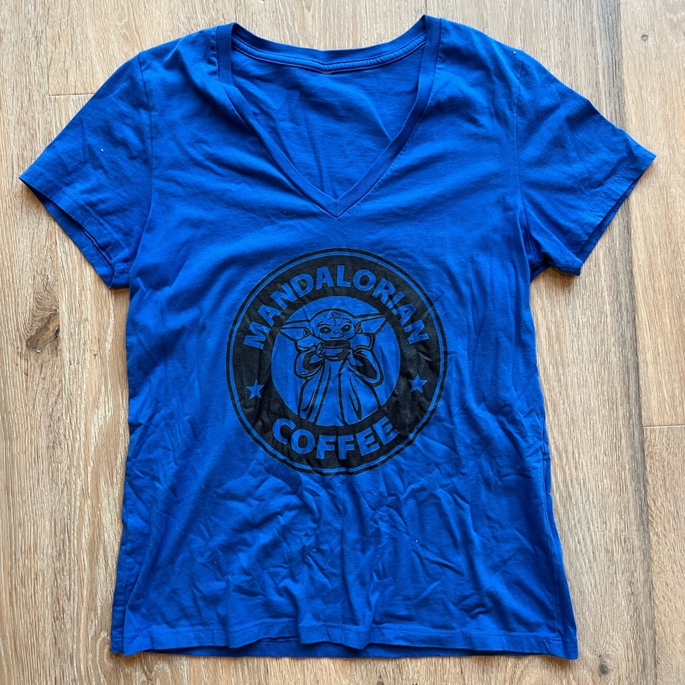 Mandalorian Coffee / Baby Yoda V Neck Tee ☕️